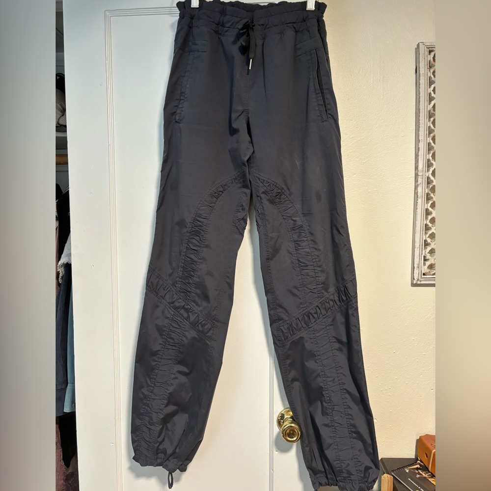 Lululemon dance pants, grey, size 4-6